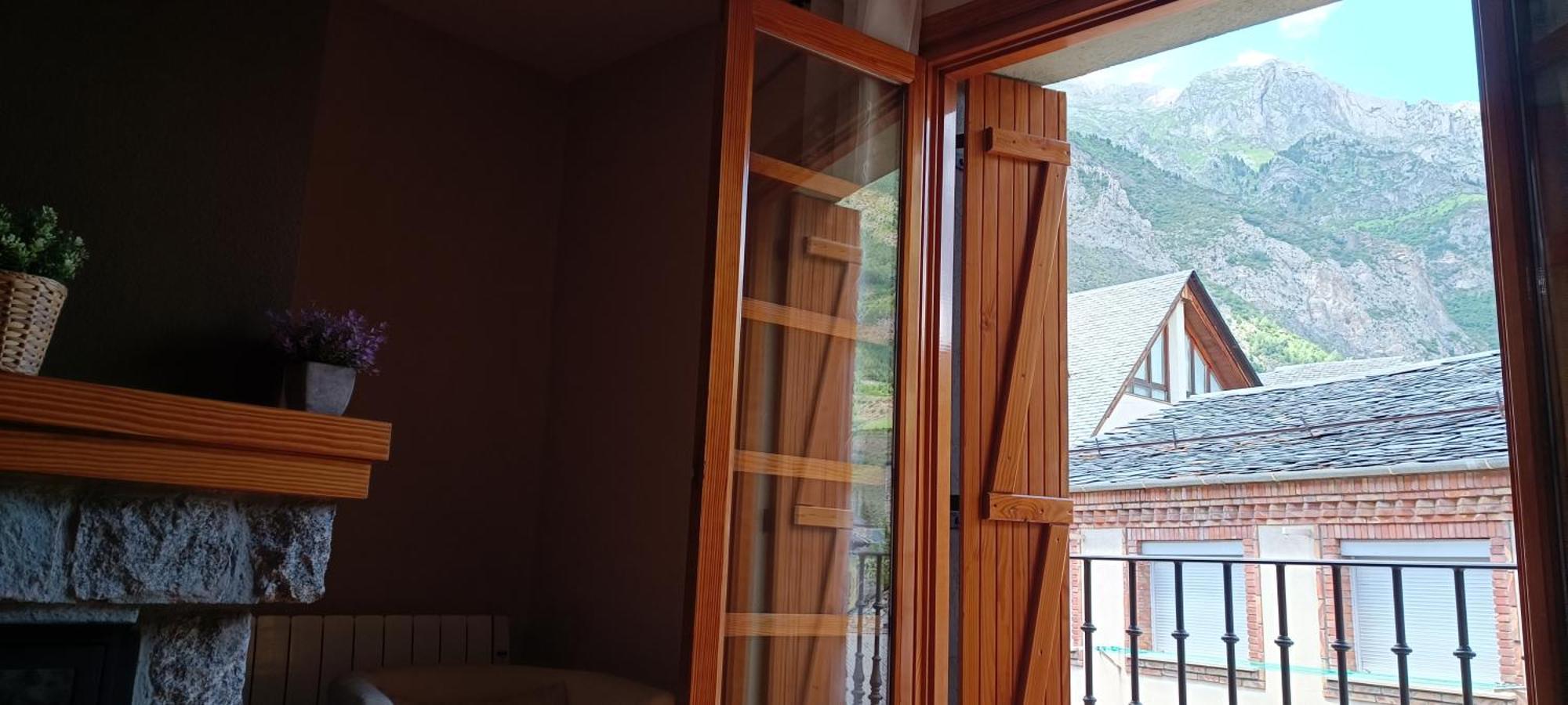 Apartamento El Refugio De Sara Benasque Zewnętrze zdjęcie